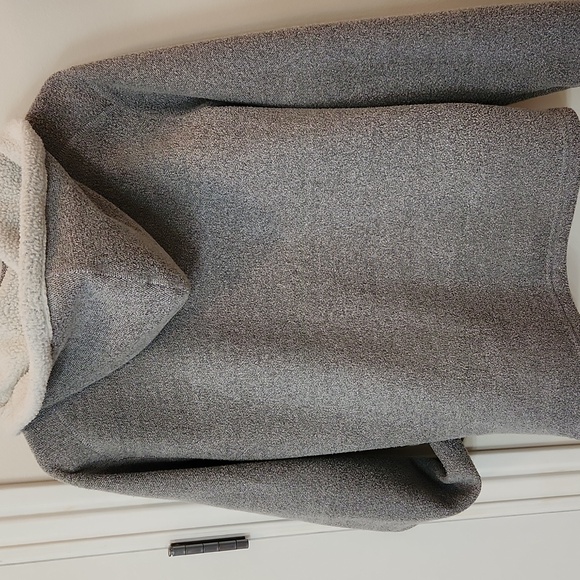 The North Face Heather Gray Teddy Jacket - Picture 3 of 9